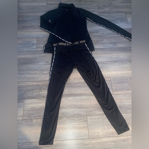 NIKE PRO DRI-FIT SET LONG SLEEVE BLACK WHITE CONTRAST GOLD SIZE M - Picture 2 of 3